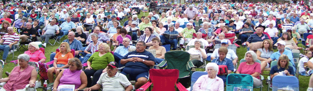 BP/BEACONPARKCROWDSHOT.gif